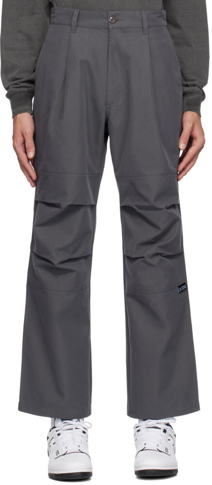 Uniform Bridge Gray One Tuck Trousers Cover