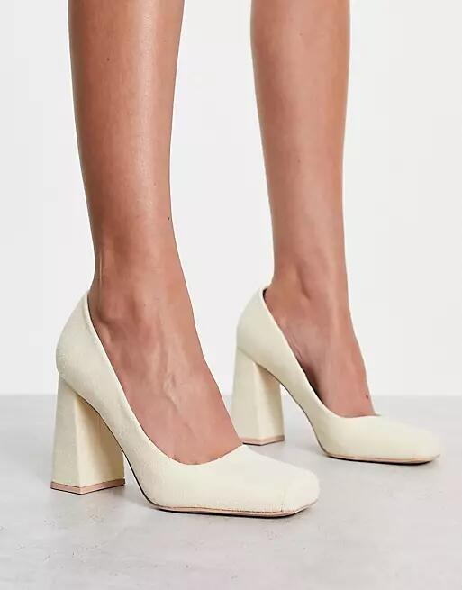 RAID Petunia square toe shoes in cream faux suede-White Cover