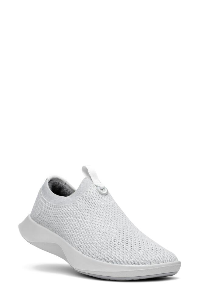 Allbirds Tree Dasher Relay Slip-On Sneaker in Blizzard/Blizzard Sole Cover