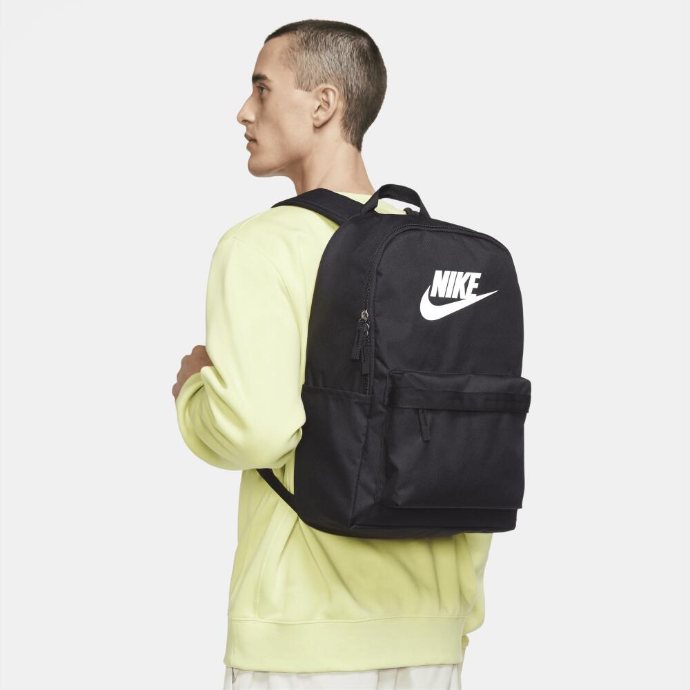 Nike Unisex Heritage Backpack (25L) in Black Cover