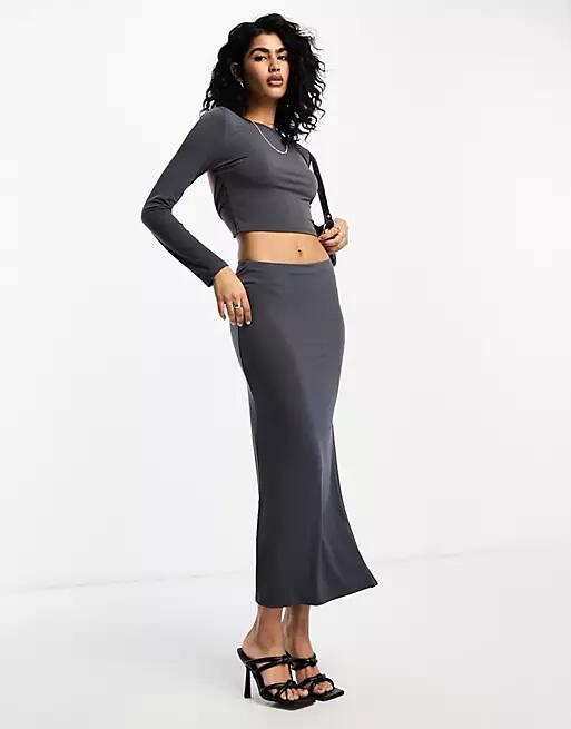 Stradivarius tube midi skirt in dark gray - part of a set Cover