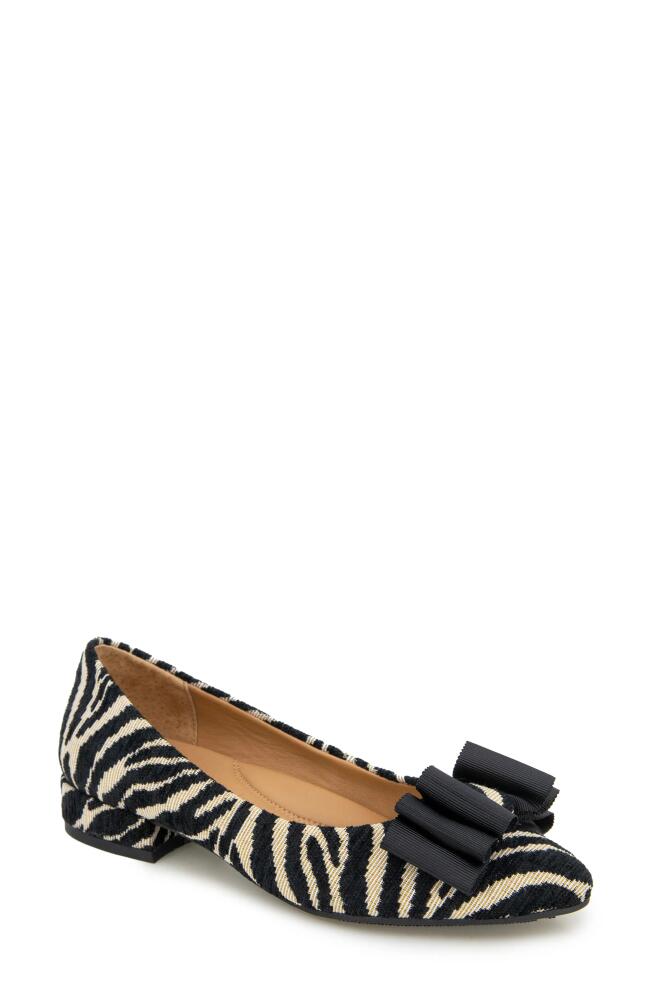 GENTLE SOULS BY KENNETH COLE Atlas Pump in Natural Zebra Cover