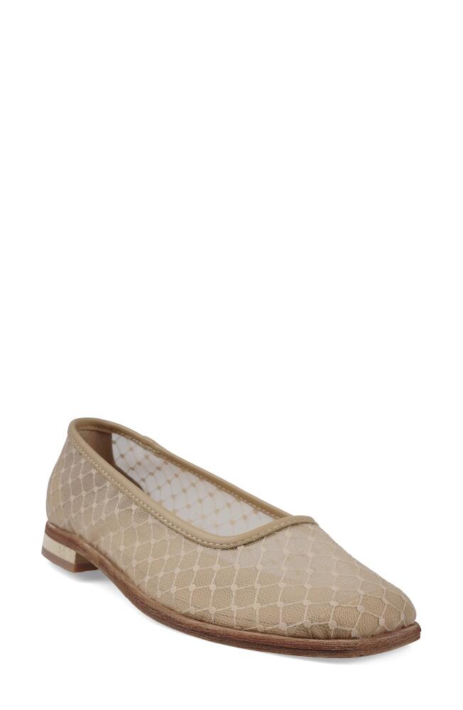 Artisan Crafted By Zigi Queenie Pump in Beige Cover