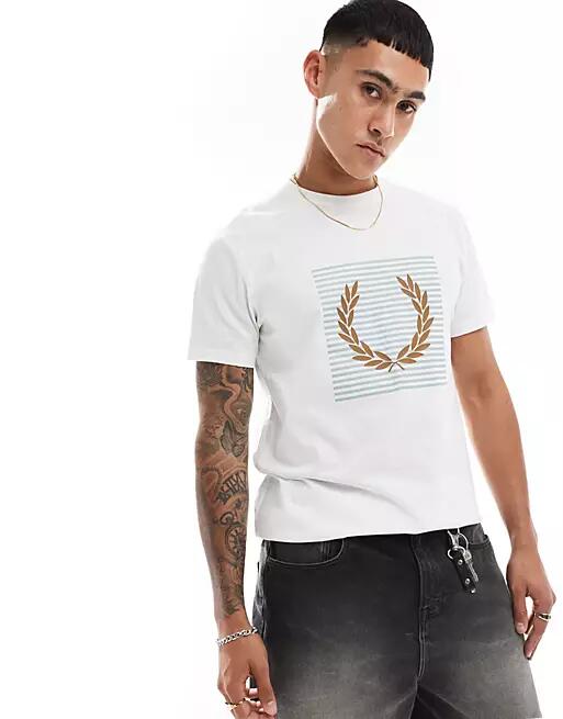 Fred Perry t-shirt in white with striped laurel wreath print Cover