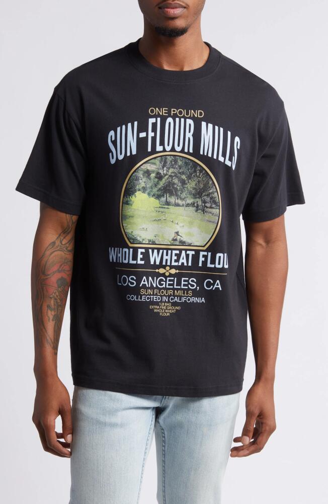 PacSun Mills Graphic T-Shirt in Black Cover