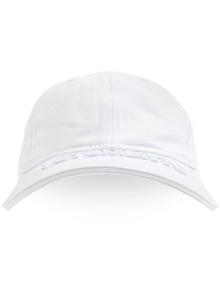 VETEMENTS logo-appliqué cap - White Cover