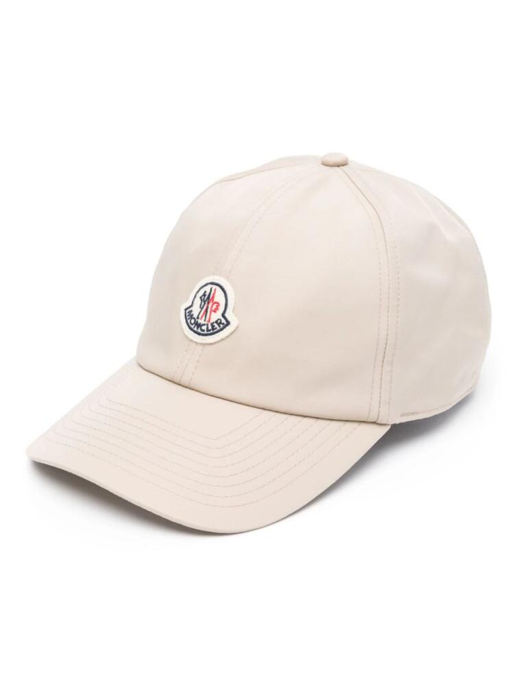 Moncler logo-patch satin cap - Neutrals Cover