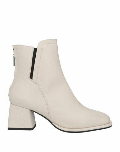 Emanuélle Vee Woman Ankle boots Off white Soft Leather Cover