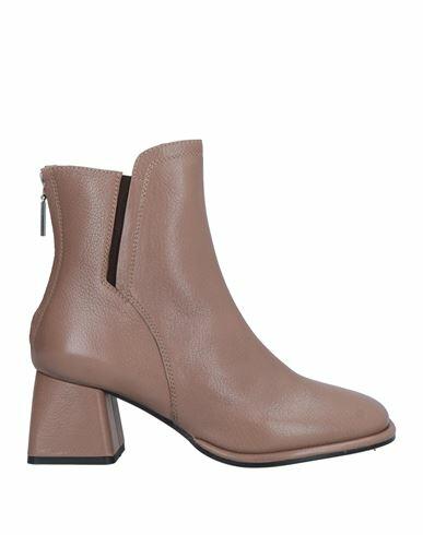 Emanuélle Vee Woman Ankle boots Khaki Soft Leather Cover