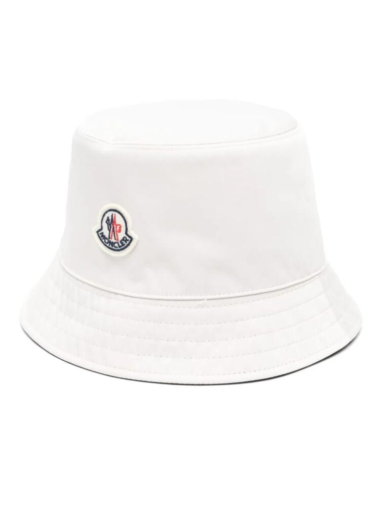 Moncler reversible logo-patch bucket hat - Neutrals Cover