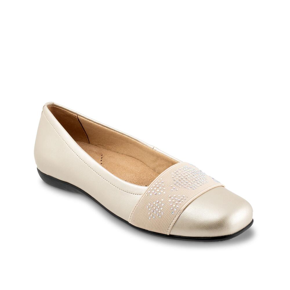 Trotters Extra Wide Width Samantha Ballet Flat | Women's | Platinum Cover