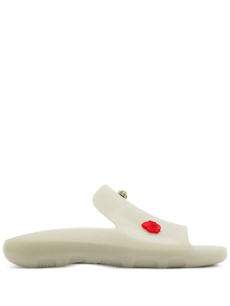 Burberry Stingray appliqué-detail slides - White Cover