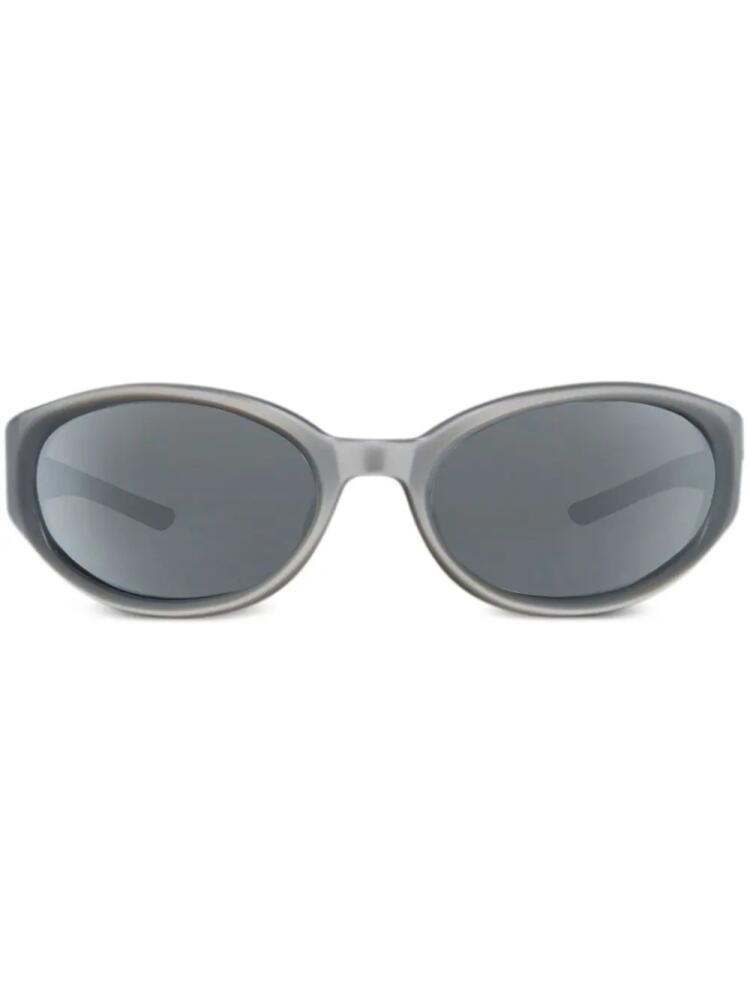 Gentle Monster Young G13 oval-frame sunglasses - Grey Cover