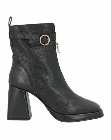 Emanuélle Vee Woman Ankle boots Black Soft Leather Cover