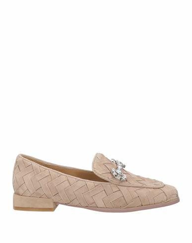 Alma En Pena. Woman Loafers Beige Leather Cover