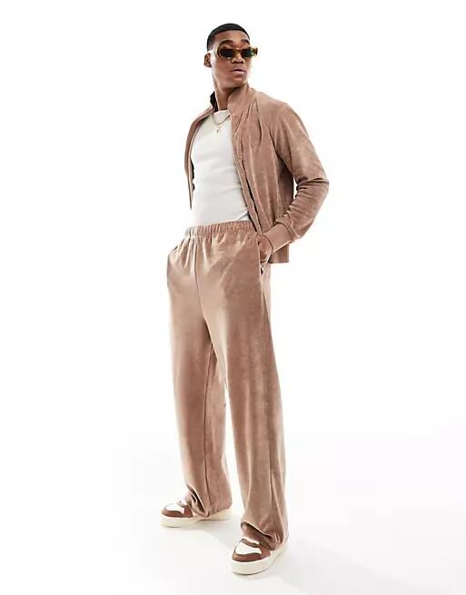 ASOS DESIGN oversized velour sweatpants in brown - part of a set Cover