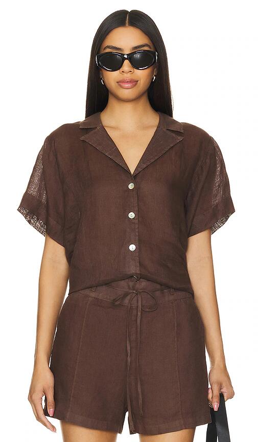 Bella Dahl Short Sleeve Flowy Button Down in Chocolate Cover