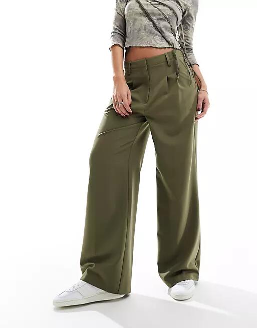 COLLUSION relaxed wide leg tailored pants in olive-Green Cover