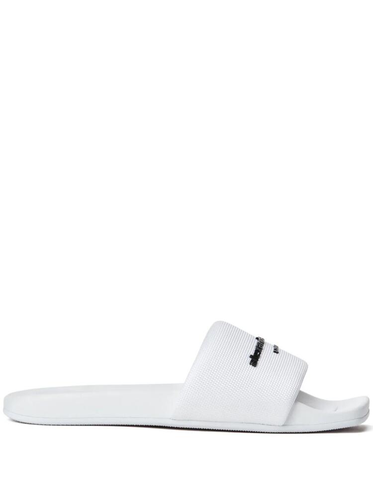 Alexander Wang Aw Pool logo-embossed slides - White Cover