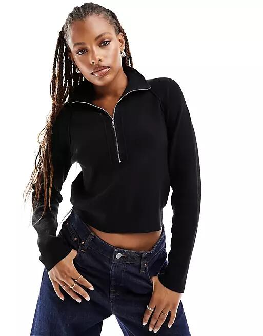 Mango half zip sweatshirt in black Cover