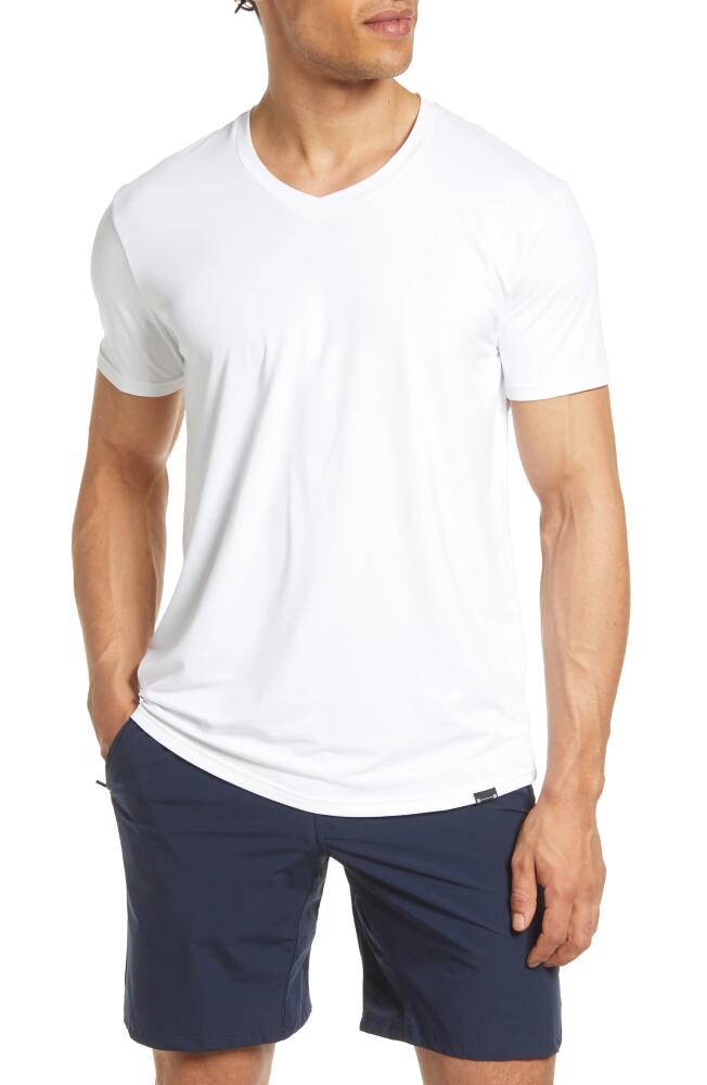 Barbell Apparel Men's Havok Stretch V-Neck T-Shirt in White Cover