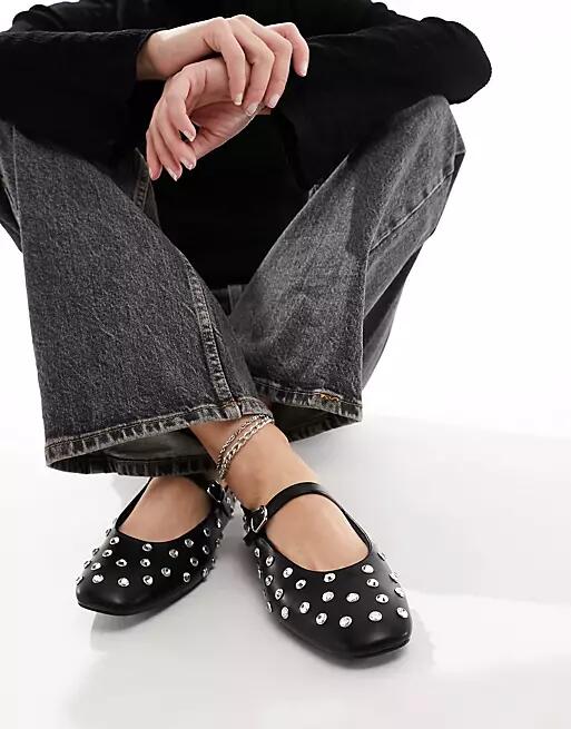 Stradivarius studded ballet shoes in black Cover