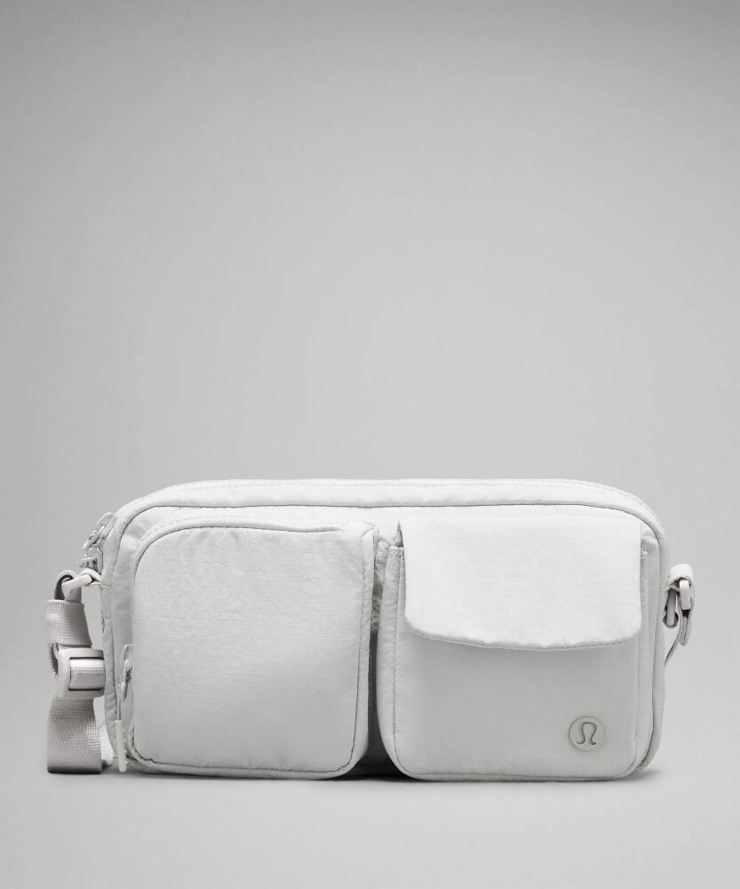 lululemon - Multi-Pocket Crossbody Bag 2.5L - White/Neutral/Vapor Cover