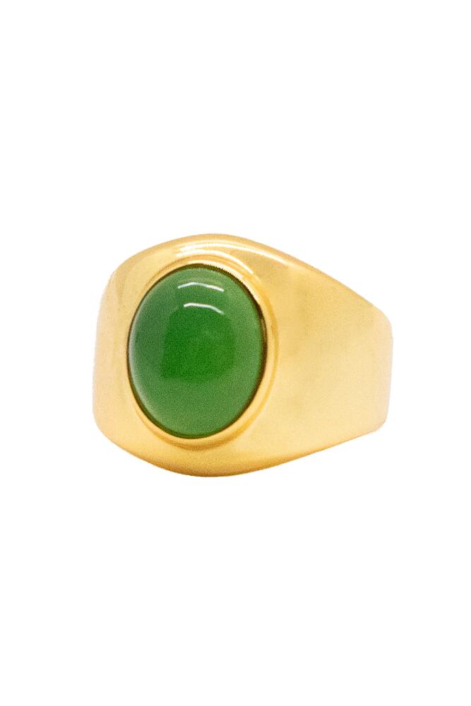 seree Dome Green chalcedony signet ring in Bright Green Cover