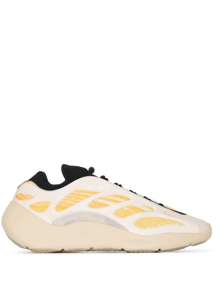 adidas Yeezy YEEZY 700 V3 "Safflower" sneakers - Neutrals Cover