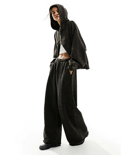 Weekday Tiana wide leg sweatpants in washed brown - part of a set Cover