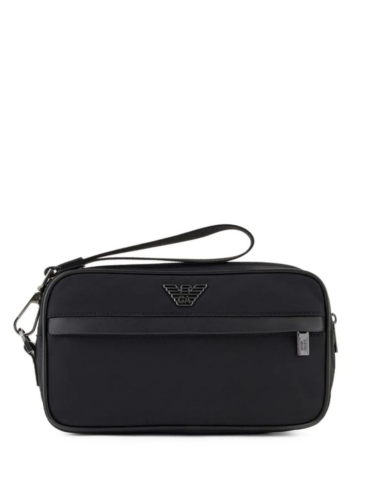 Emporio Armani logo-plaque wash bag - Black Cover