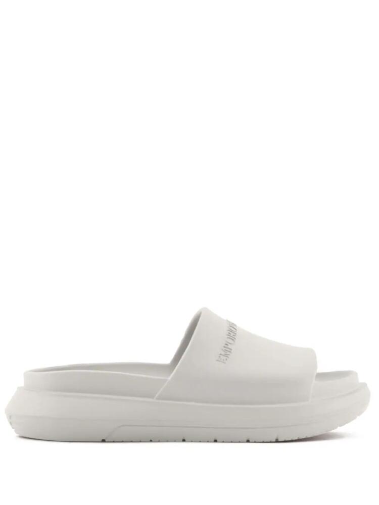 Emporio Armani logo-embossed slides - White Cover