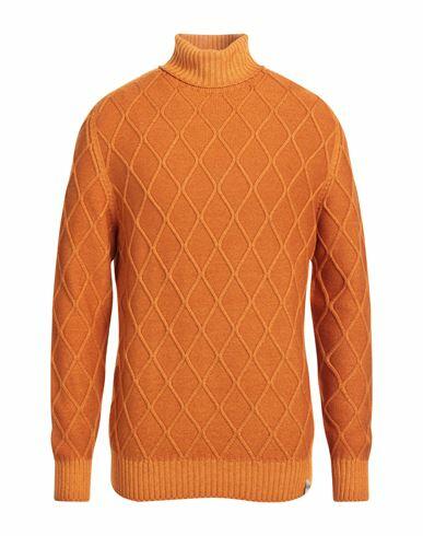 H953 Man Turtleneck Orange Merino Wool Cover