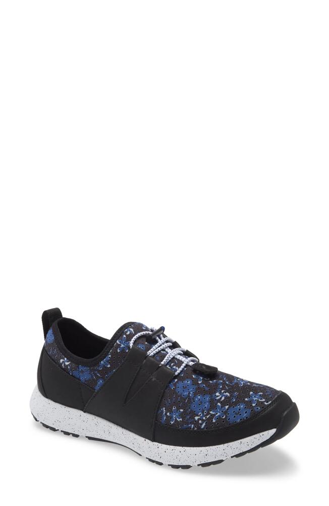 TRAQ by Alegria Cynch Knit Sneaker in Blues Leather Cover