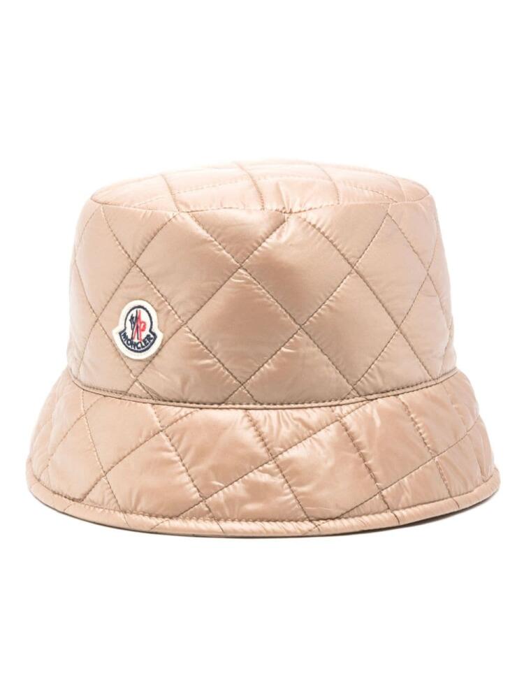 Moncler logo-patch bucket hat - Neutrals Cover