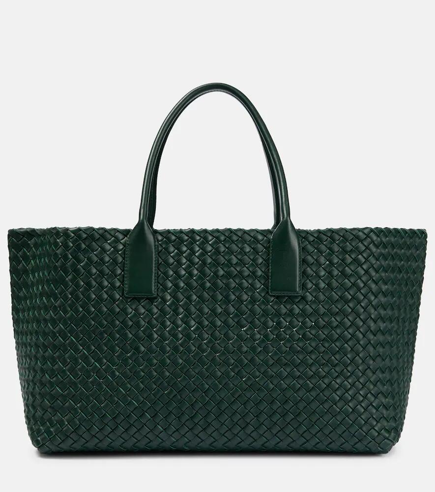 Bottega Veneta Cabat Medium leather tote bag Cover