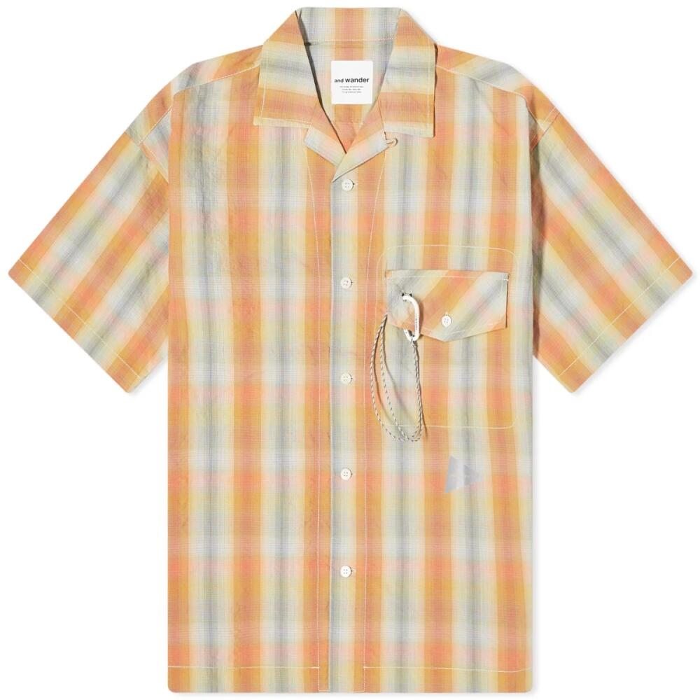 and wander Men's Dry Check Short Sleeve Shirt in Orange Cover