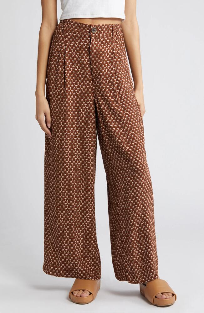 Treasure & Bond Pleated Wide Leg Pants in Brown- Beige Garden Foulard Cover