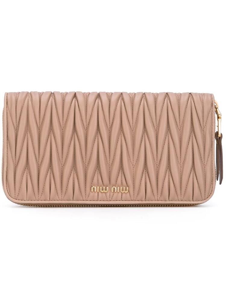 Miu Miu matelassé zip around wallet - Pink Cover