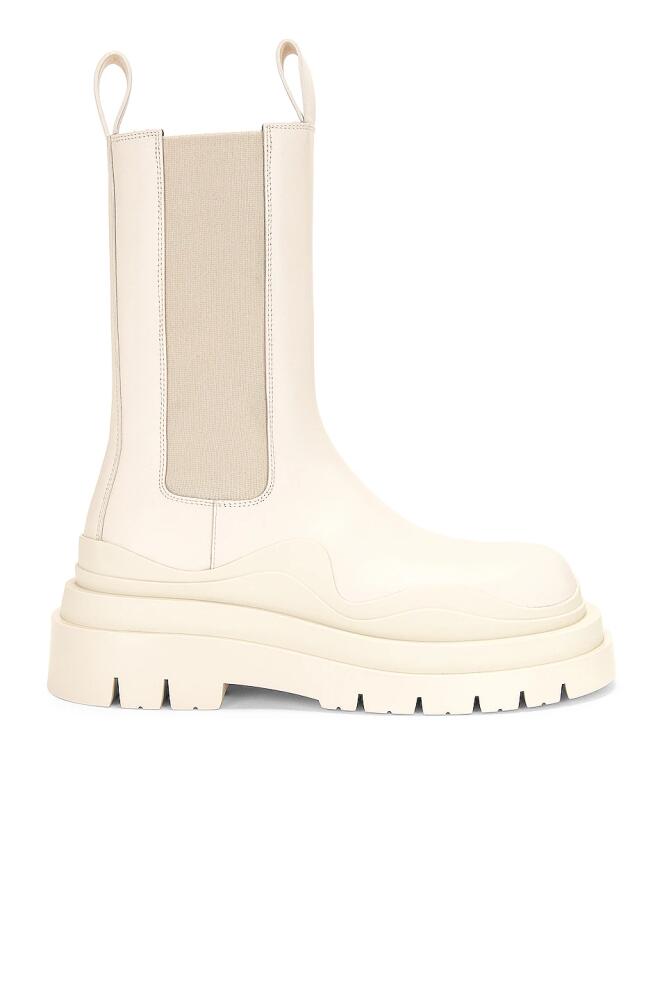 Bottega Veneta Tire Chelsea Boots in Cream Cover