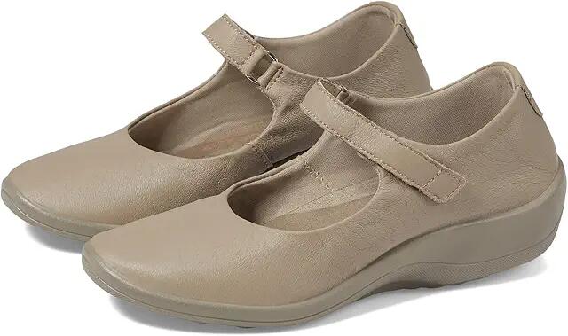 Arcopedico Thy (Taupe) Women's Shoes Cover