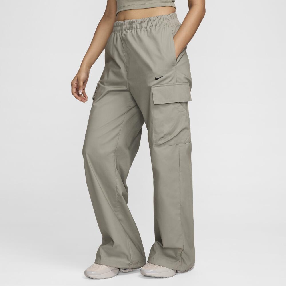 Women's Nike Sportswear Everything Wovens Mid-Rise Cargo Pants in Green Cover