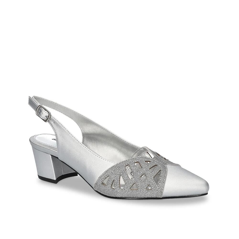 Easy Street Extra Wide Width Bizzy Pump | Women's | Silver Satin Cover