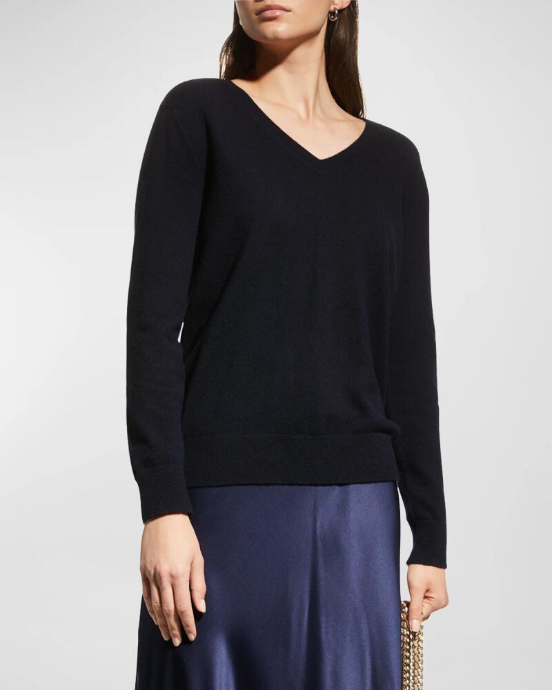 Vince Weekend V-Neck Cashmere Pullover Sweater Cover