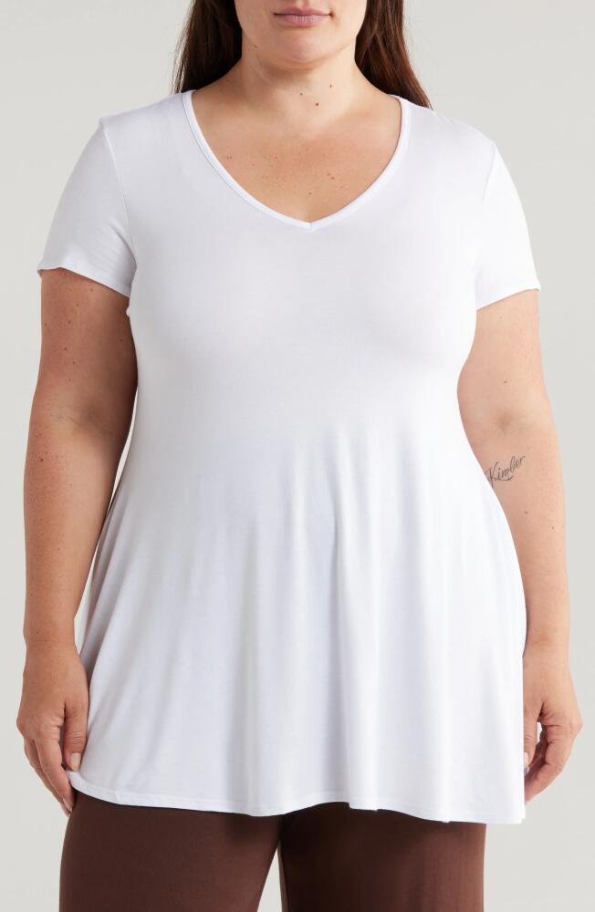 24seven Comfort Apparel V-Neck Jersey Swing Top in White Cover