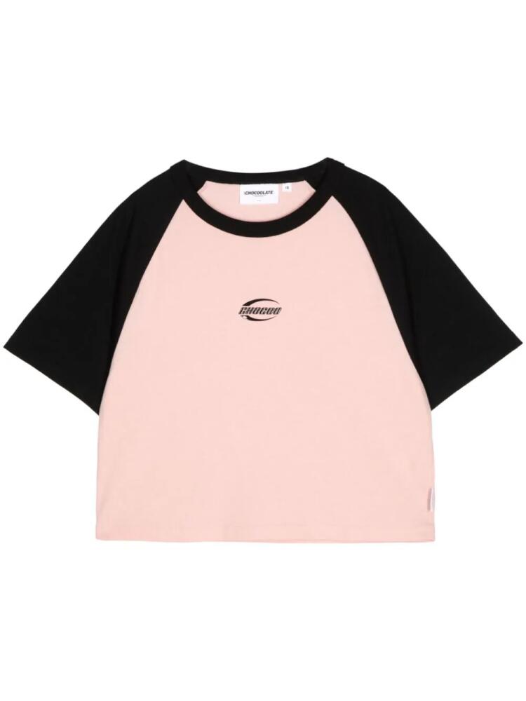 CHOCOOLATE logo-print colourblock T-shirt - Pink Cover