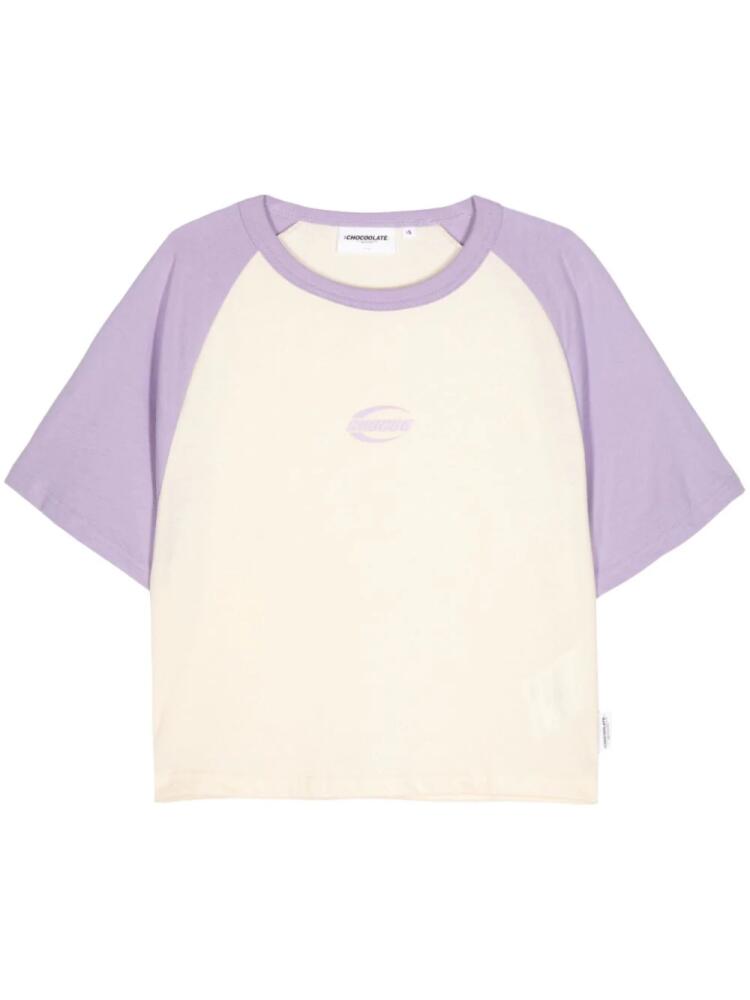 CHOCOOLATE logo-print colourblock T-shirt - Neutrals Cover