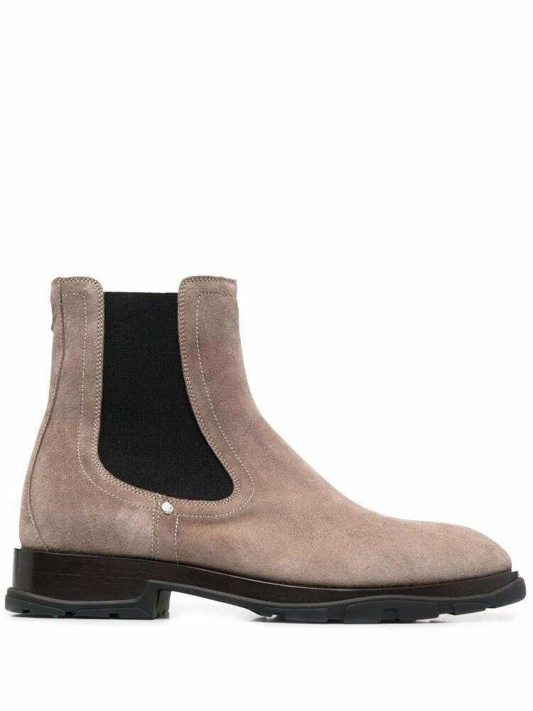 Alexander McQueen suede Chelsea boots - Neutrals Cover