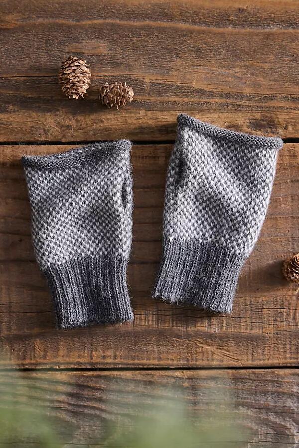 Terrain Textured Fingerless Alpaca Gloves Cover