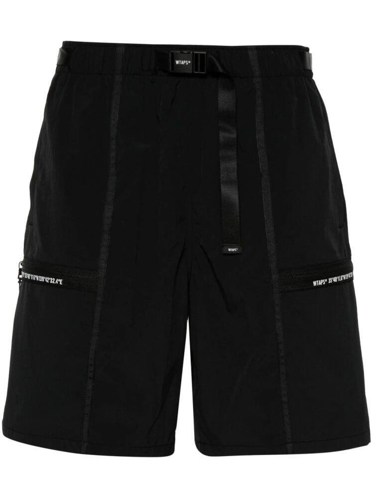 WTAPS logo-print cargo shorts - Black Cover